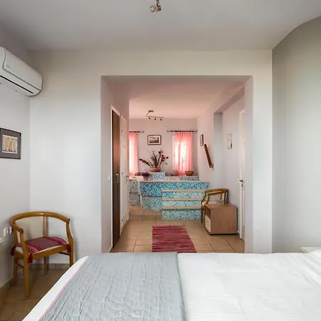 The Hillside Villas, Stunning Views & Private Pool *