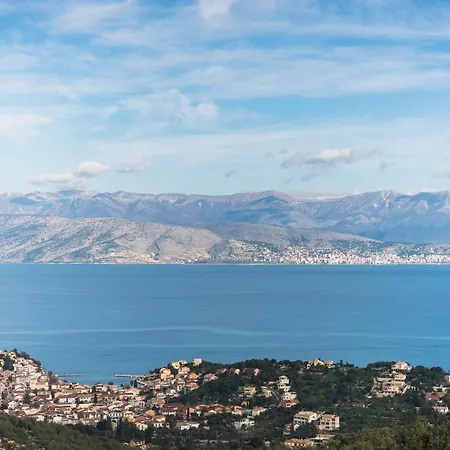 The Hillside Villas, Stunning Views & Private Pool *