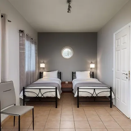 The Hillside Villas, Stunning Views & Private Pool Villa *