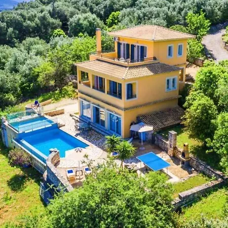 The Hillside Villas, Stunning Views & Private Pool فيلة