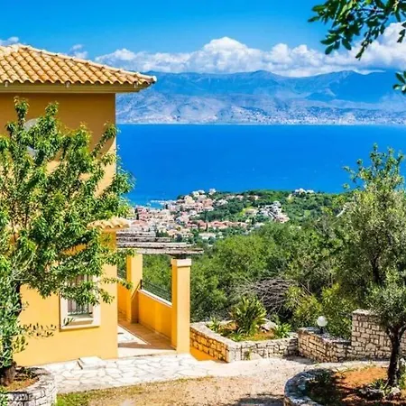 The Hillside Villas, Stunning Views & Private Pool فيلة *