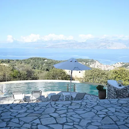 The Hillside Villas, Stunning Views & Private Pool فيلة *