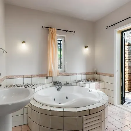 The Hillside Villas, Stunning Views & Private Pool كاسيوبي